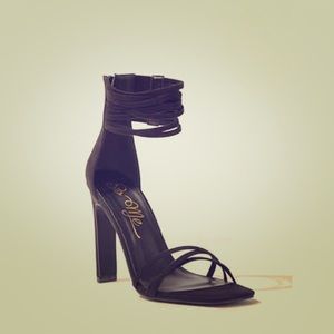So Me—Heels (BLACK)